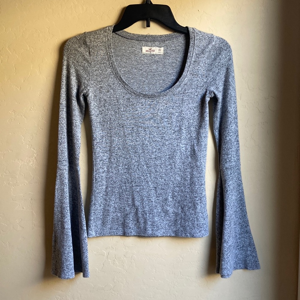 💵3 for $20 ✅Hollister xs grey Long flare sleeve shirt